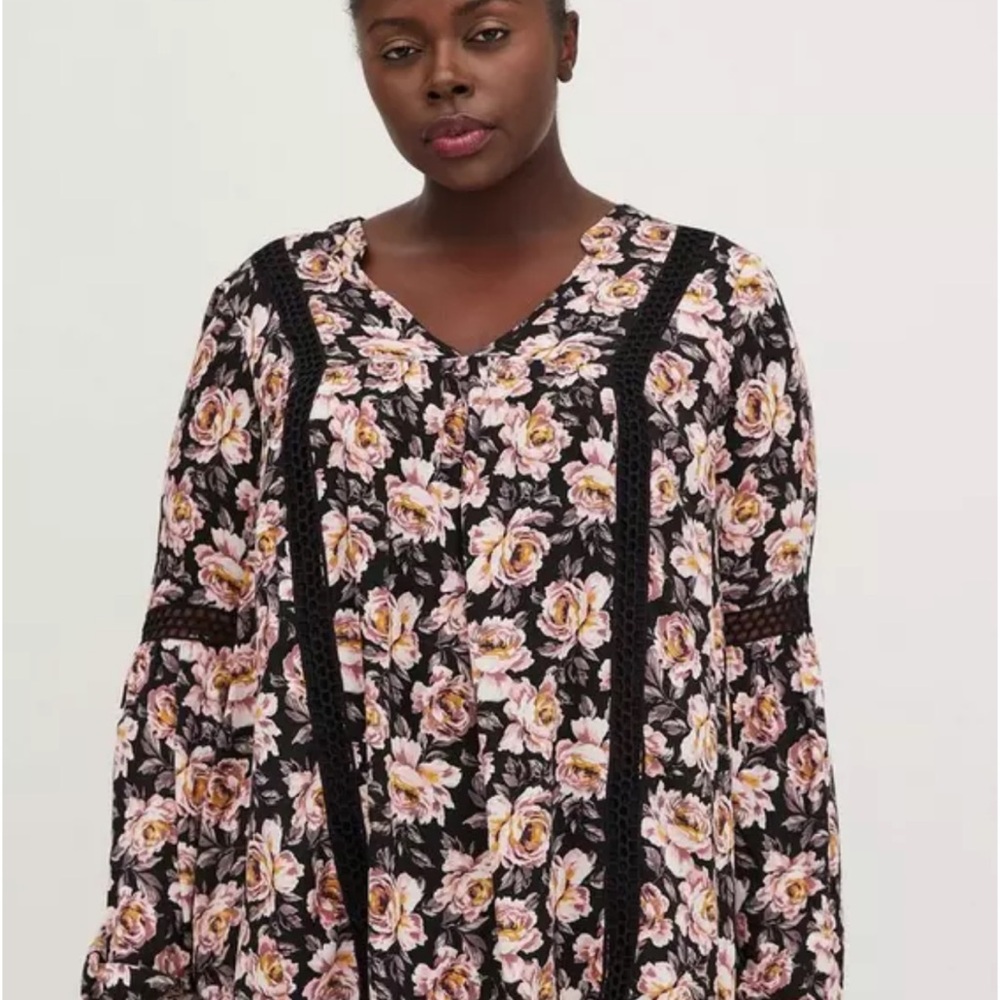 Women’s NWOT Torrid Lace Trim Tunic Blouse Top Size 3X